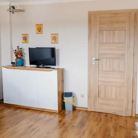 Mira - Mira Z Widokiem Na Jezioro Chmielno