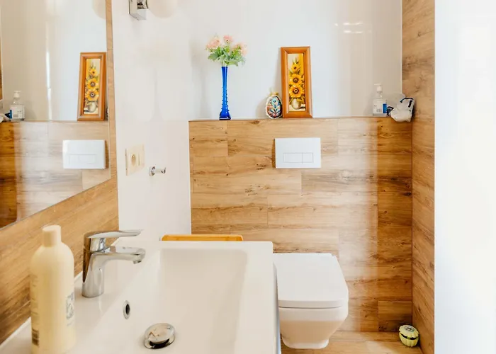 Mira - Mira Z Widokiem 3*